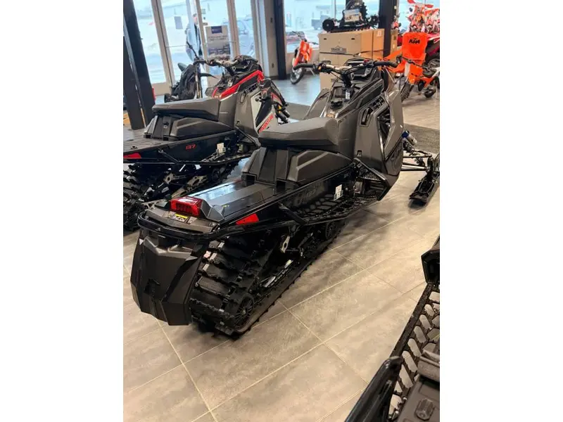 Polaris 850 INDY VR1 137 2025