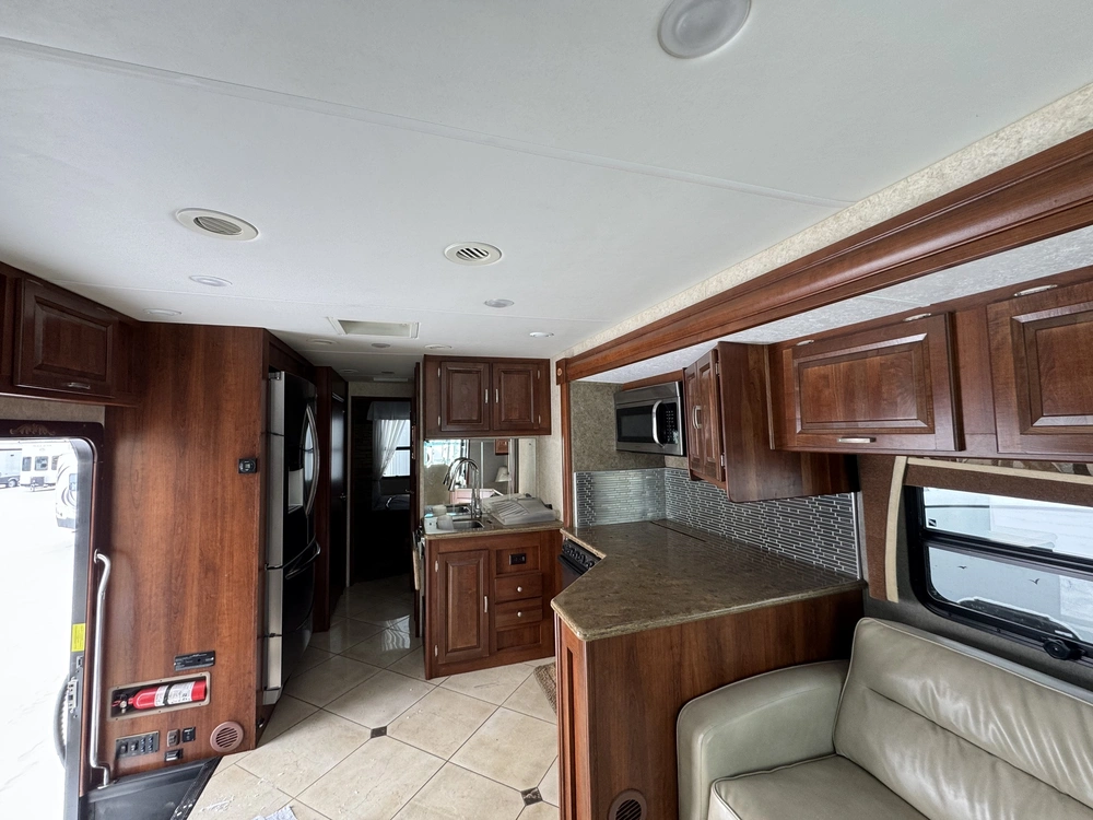 2014 Forest River Georgetown 378ts alt