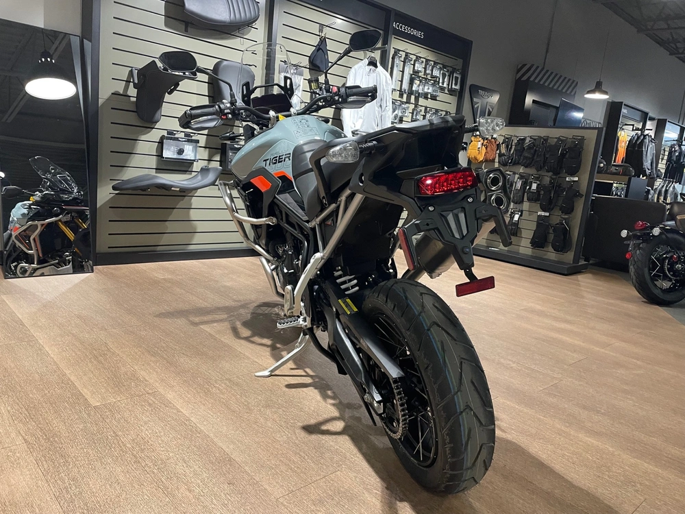 2026 Triumph Tiger 900 Desert Edition - Urban Grey alt