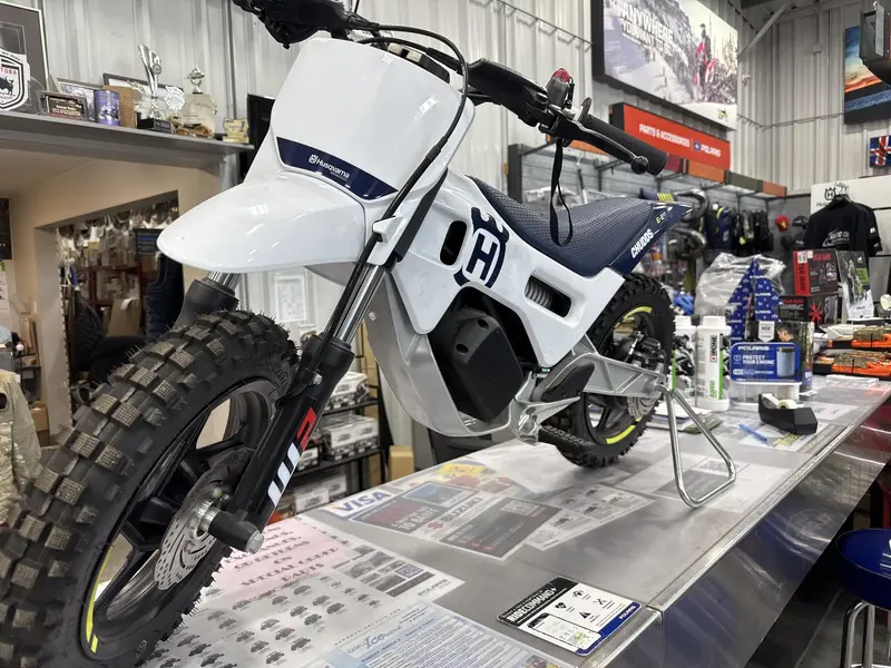 2025 Husqvarna EE 2 thumbnail 4