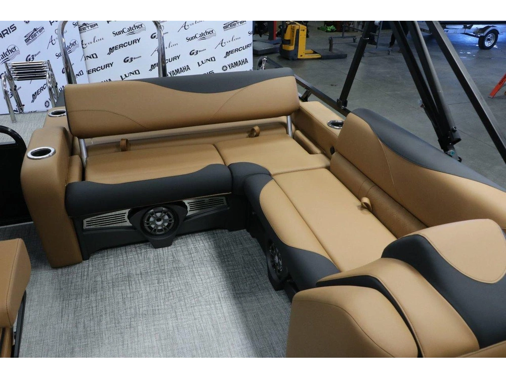 2026 Avalon Avalon Lsz 2385 Versatile Rear Bench Platinum + Yamaha Vmax 150 Hp alt