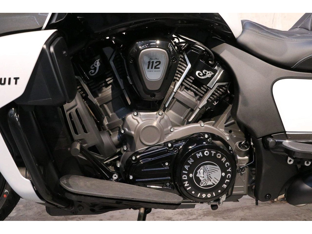 2026 Indian Motorcycle Indian Pursuit Dark Horse 112 & Powerband Audio alt