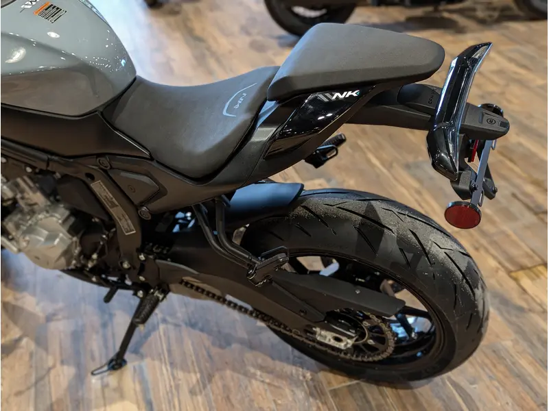 2026 CFMOTO 675NK // Tundra Grey thumbnail 12