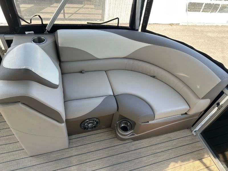 Legend Q-series Lounge Sport Pro 22'6 2023 alt