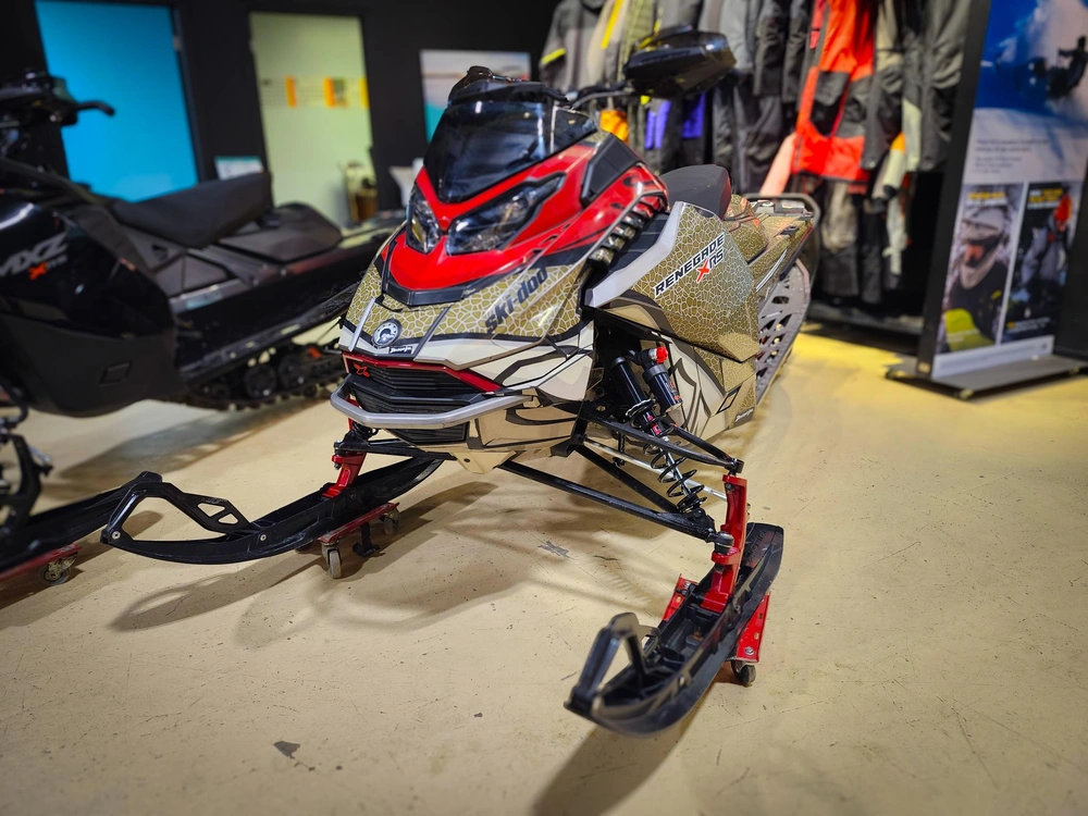 2023 Ski-doo Renegade X Rs 137 850 Etec alt