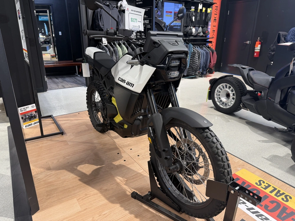 2025 Can-am 2w Origin Ev46-27 Wh 25 alt