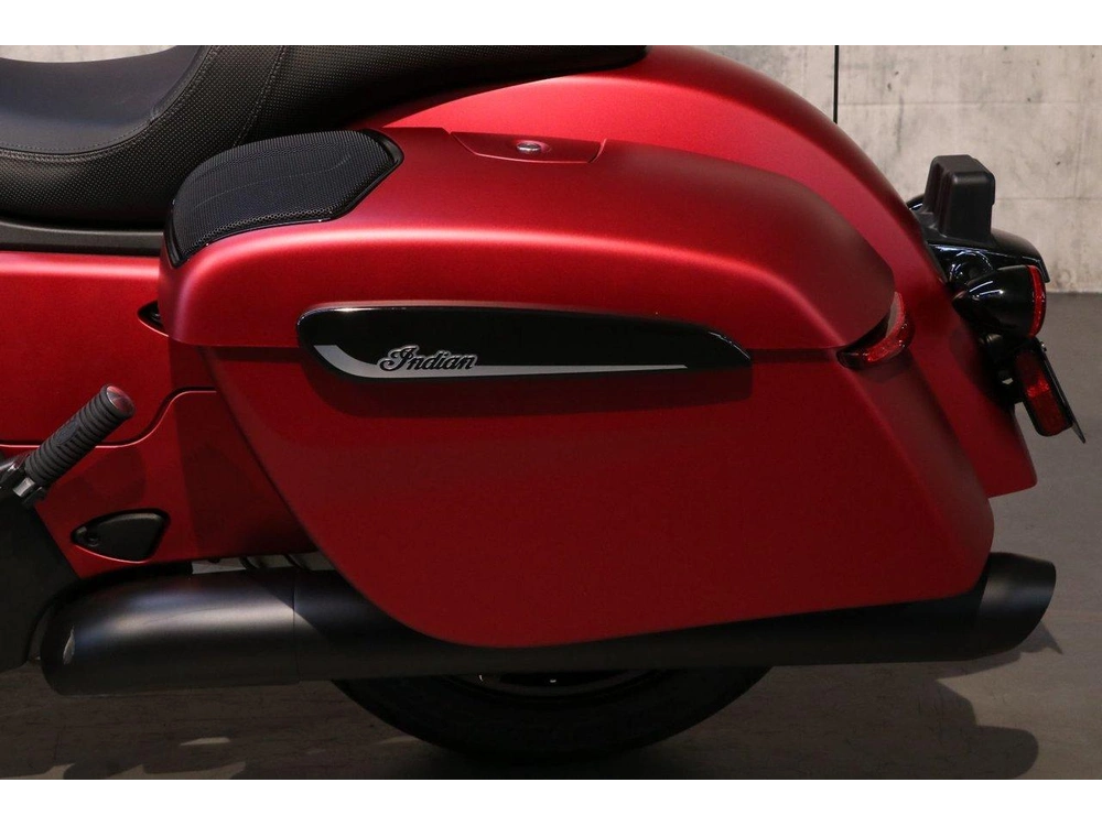 Indian Motorcycle Indian Challenger Dark Horse +112 & Powerband Audio 2026 alt