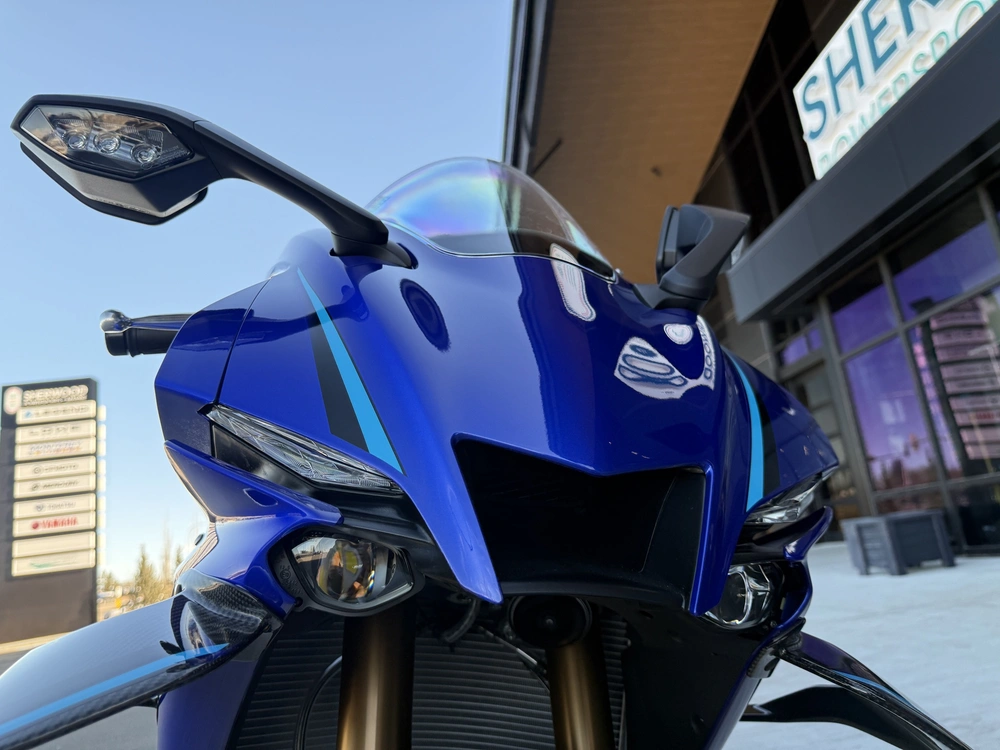2026 Yamaha R1 alt