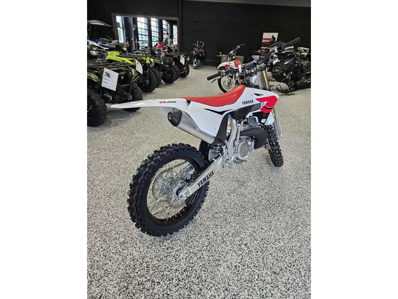 2026 Yamaha YZ 250 70TH ANNIVERSARY EDITION thumbnail 4