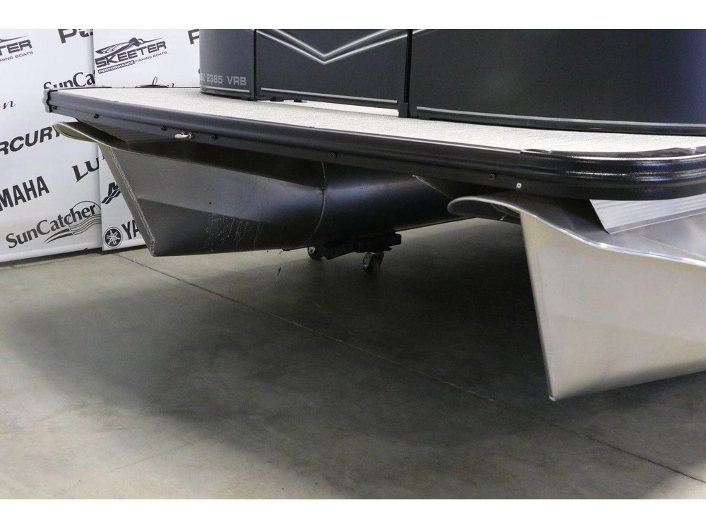 2026 Avalon Avalon Lsz 2385 Versatile Rear Bench + Yamaha 90 Hp alt