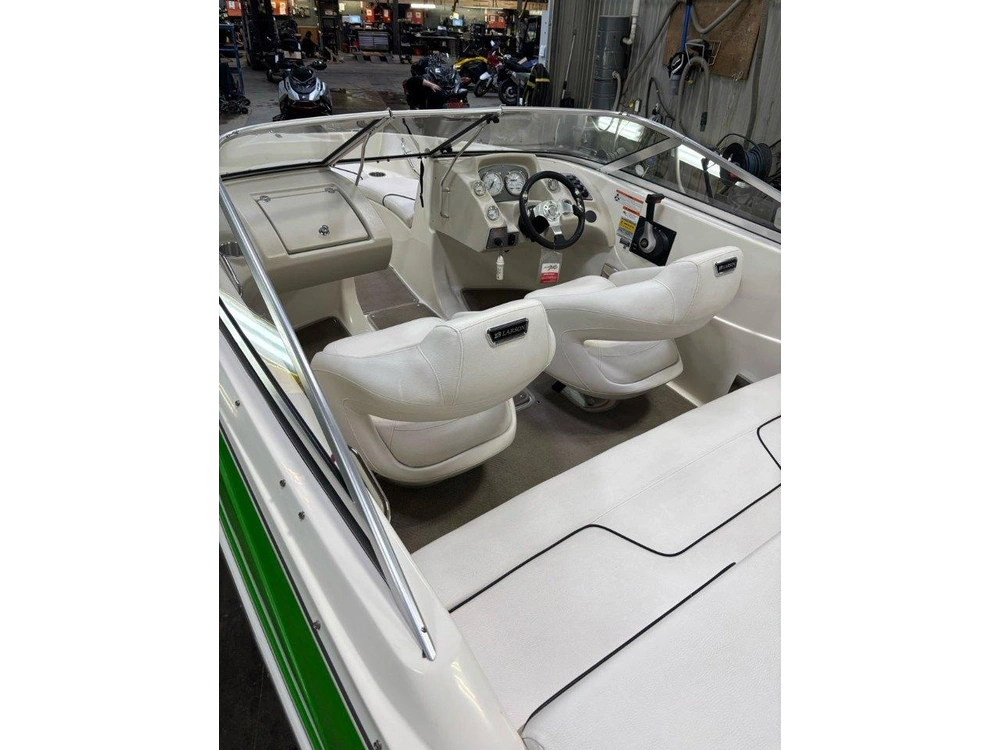 Larson Bateau Larson 2010 alt