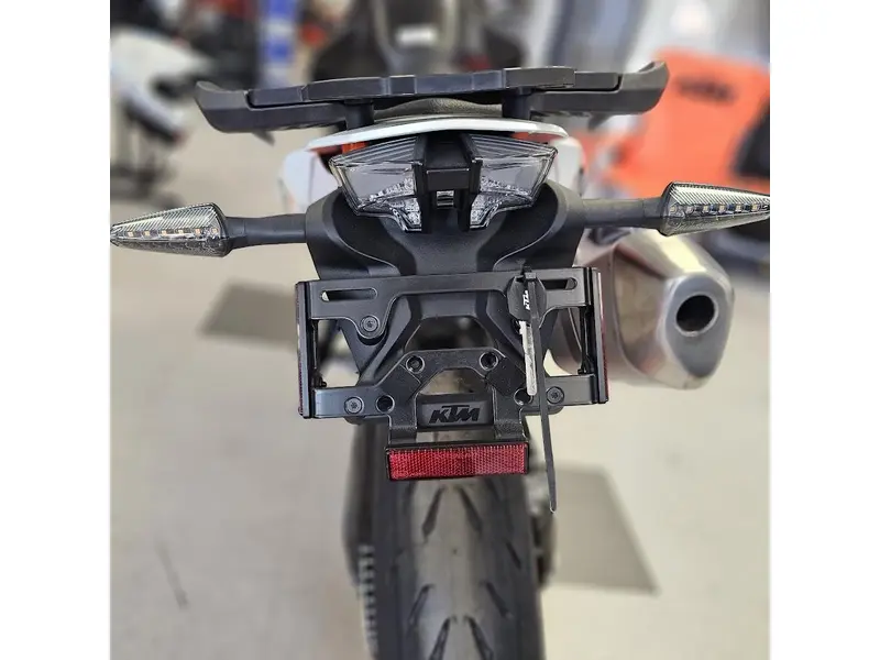 2024 KTM 890 SMT thumbnail 19
