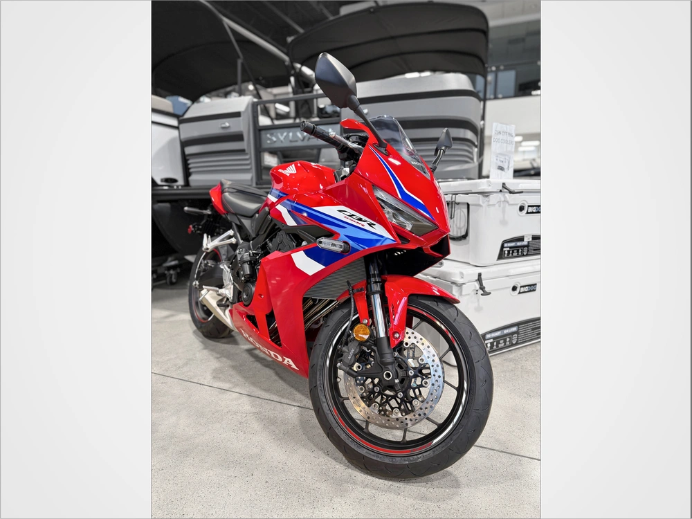 2026 Honda Cbr650r E-clutch (abs) alt