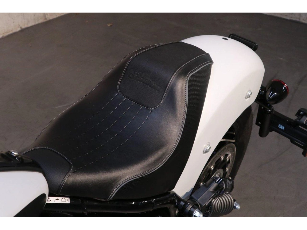 2025 Indian Motorcycle Indian Sport Chief alt