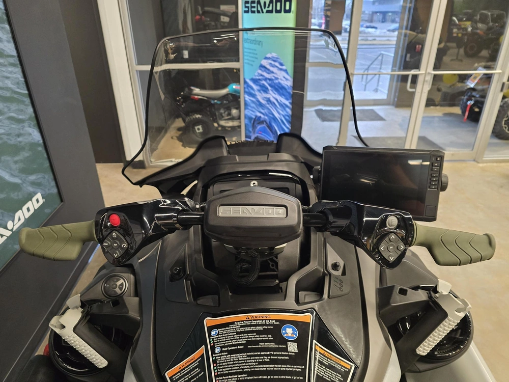 2025 Brp Fishpro Apex 300 alt