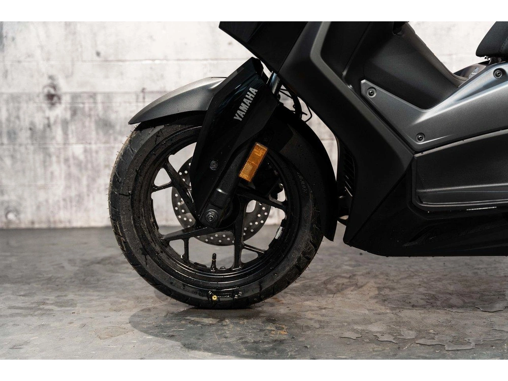 2026 Yamaha Xmax alt