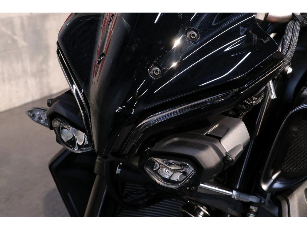 2025 Yamaha Mt-10 alt