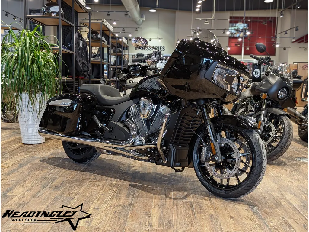 2026 Indian Motorcycle Challenger Limited 112 // Black Metallic
