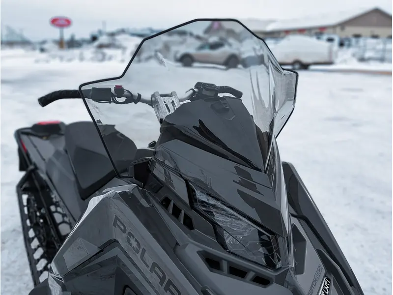 2025 Polaris 650 Switchback Assault 146 // Shadow Gray/Gloss Black