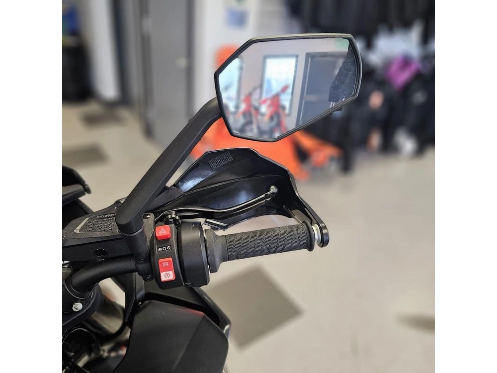 2024 Ktm 890 Smt alt