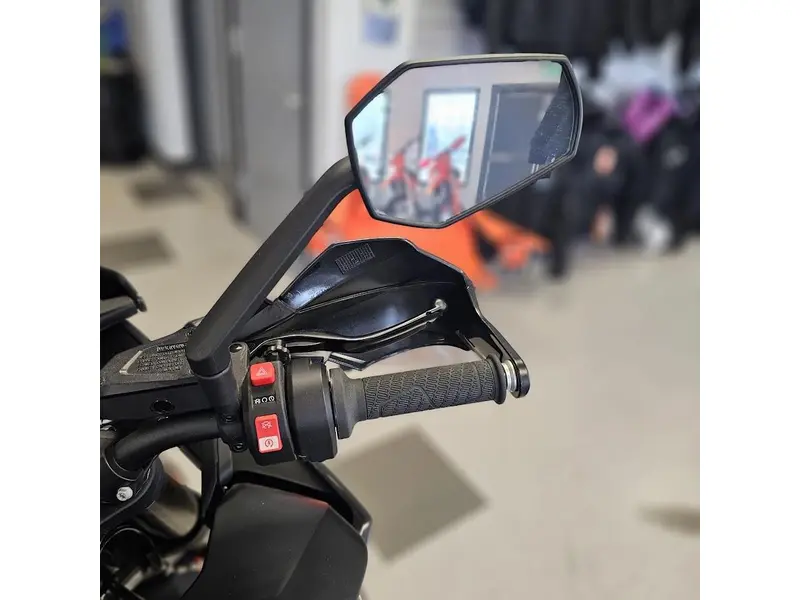 2024 KTM 890 SMT thumbnail 17