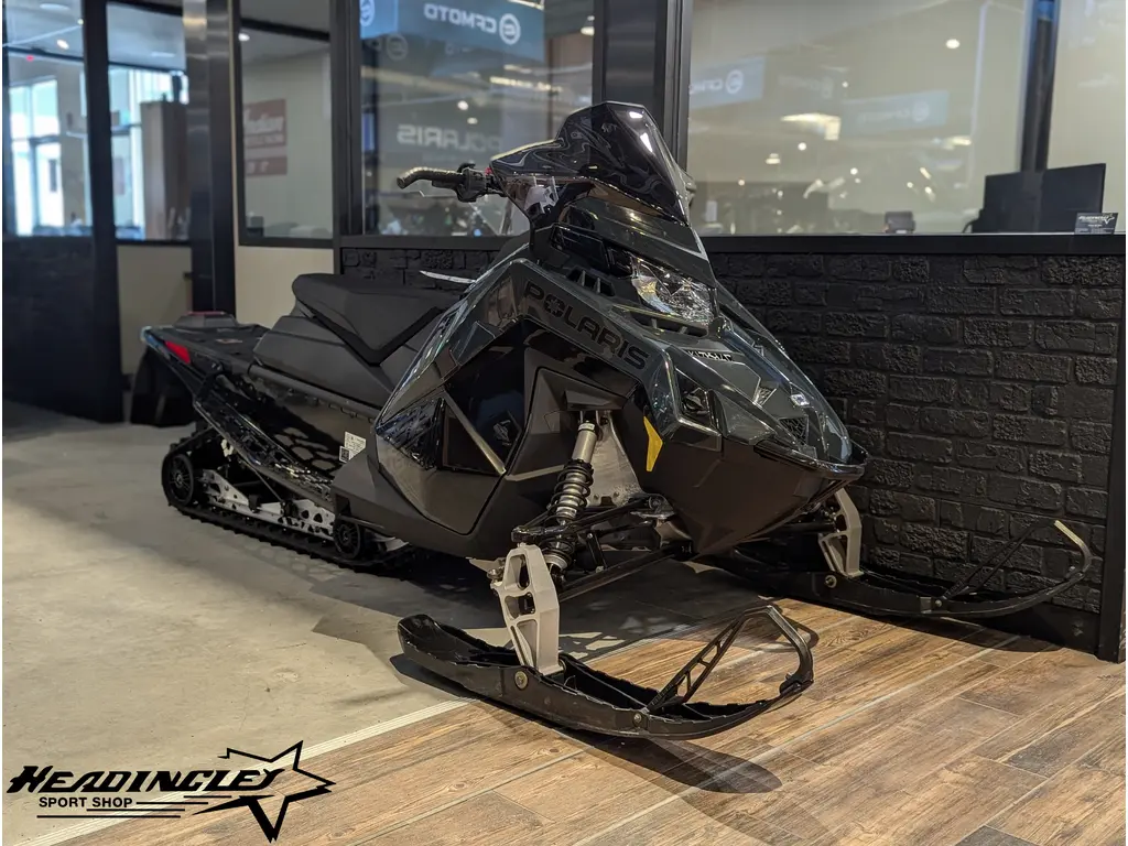 2026 Polaris ProStar S4 INDY SP  137 // Gloss Black