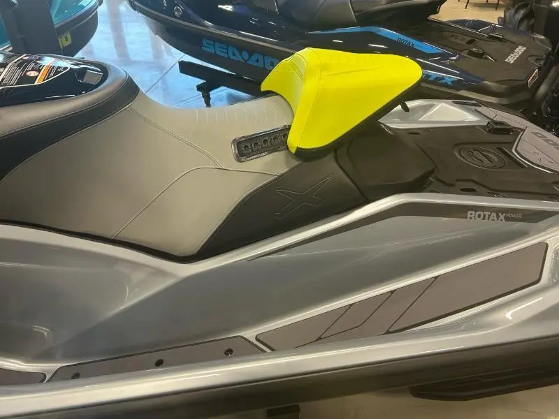 2025 Sea-Doo RXP-X 325 (Audio) thumbnail 4