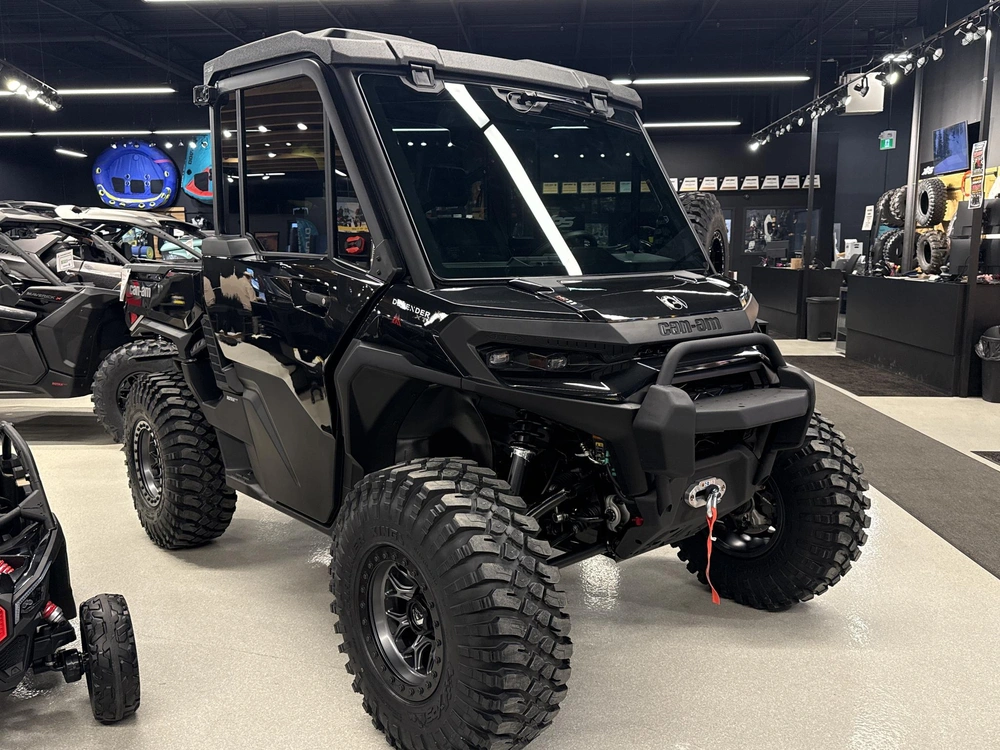 2026 Can-am Defender Midnight Package alt