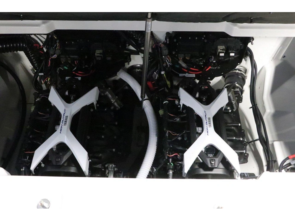 2026 Yamaha 252sd alt