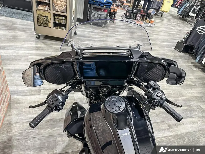 2026 Harley-Davidson Street Glide Limited thumbnail 11
