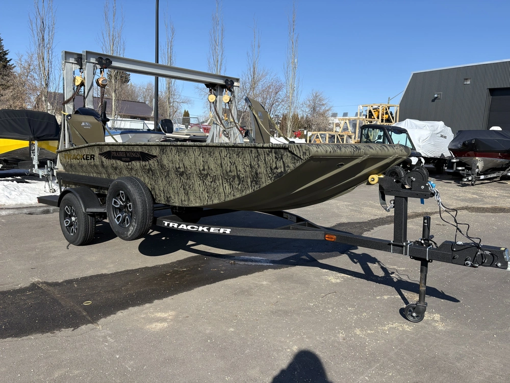 2026 Tracker 1650t Duckboat 40 Tiller 40rlhpt 4s Efi alt