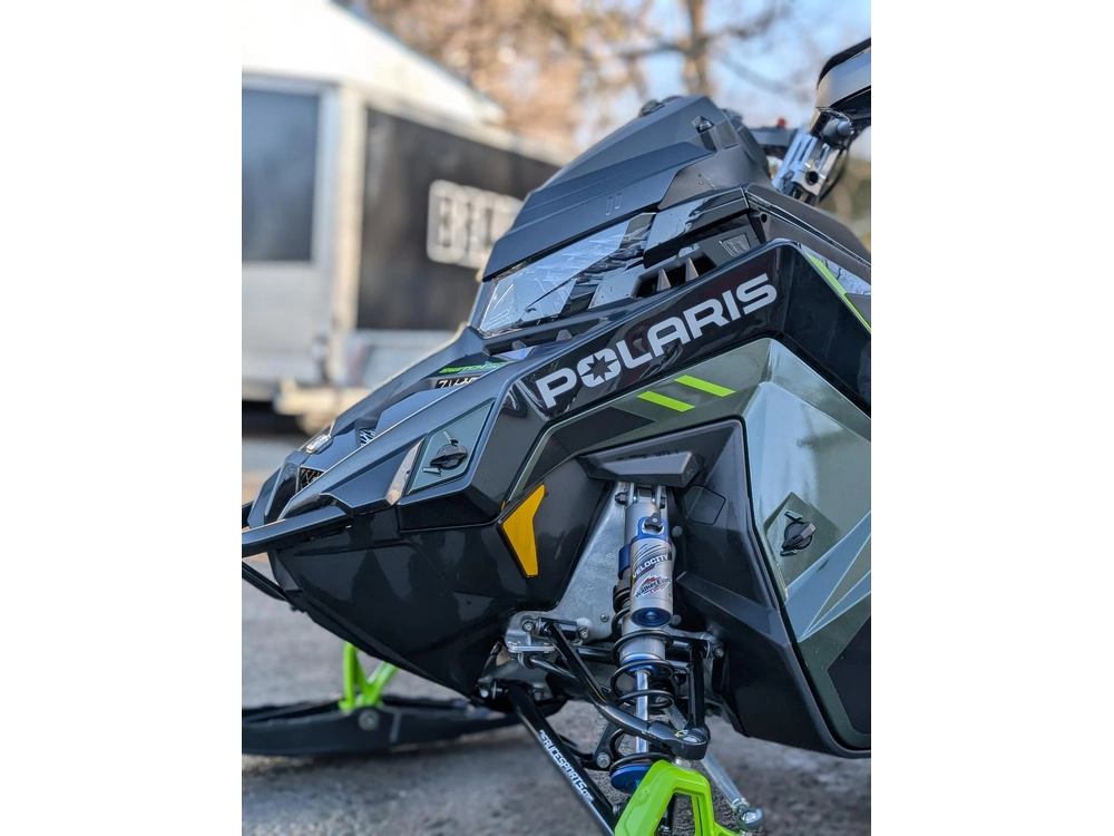 2026 Polaris Sno-26 9r Sb Assault 146 Switchback 900cc Démo Avec Clous alt