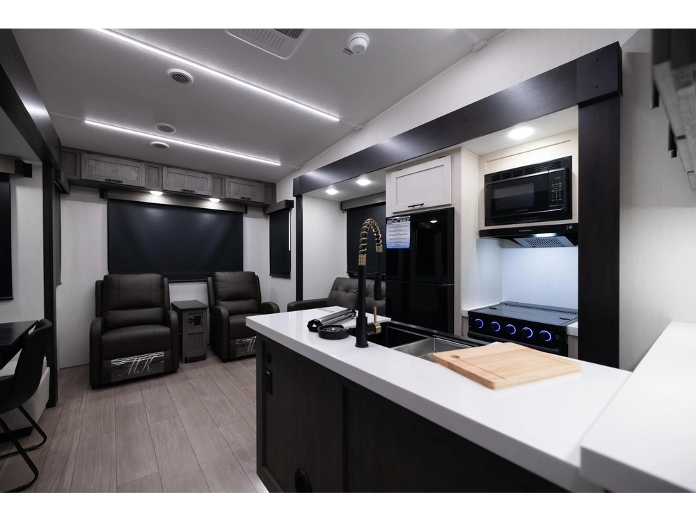 2026 Arctic Wolf 27sgs alt