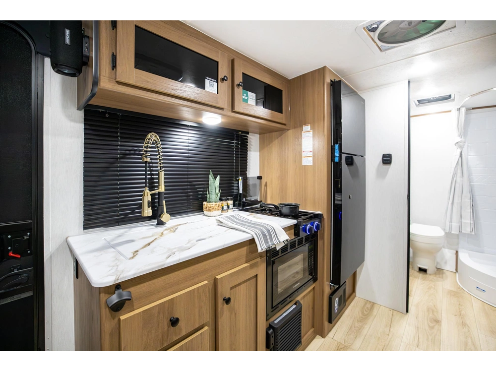 Apex 203rbk 2026 alt