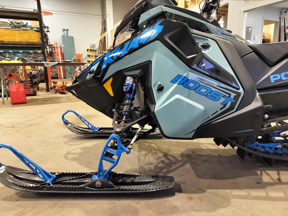 2026 Polaris Patriot Boost Rmk Khaos 165 Hemlock Blue / Black / Velocity Blue alt