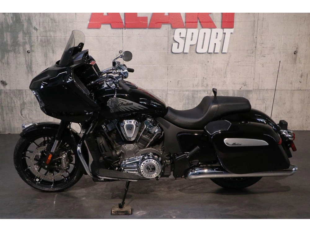 Indian Motorcycle Challenger Limited + 112 & Powerband Audio 2026 alt