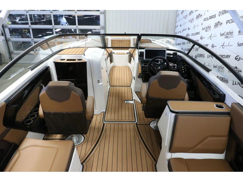 2025 Yamaha 252sd alt