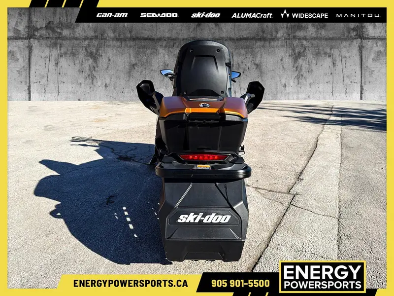 Ski-Doo GRAND TOURING LE w/ PLATINUM Pkg 900 ACE Turbo R Silent Ice Track II 1.25" E.S. w/ 10.25" Touchscreen 2025