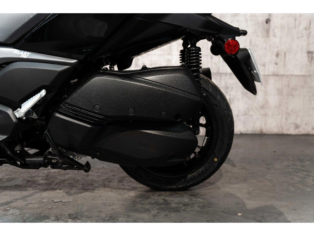 2026 Yamaha Xmax alt