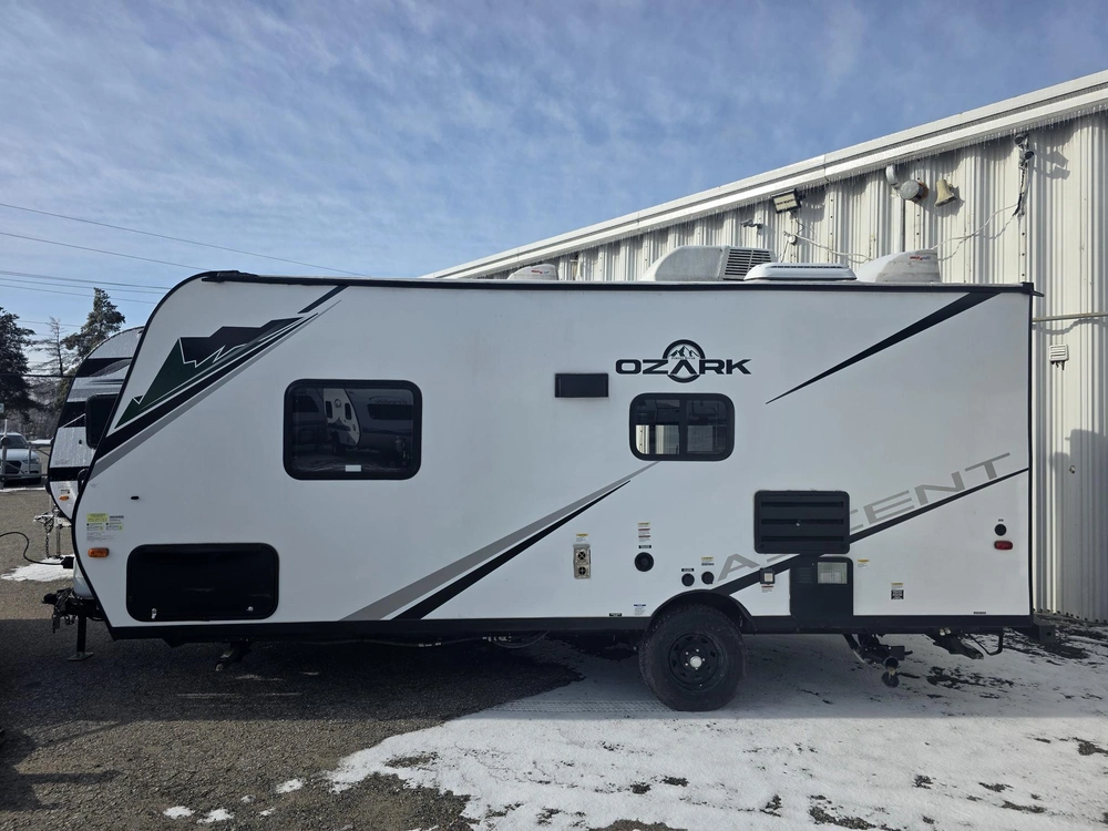 2022 Other Ascent Series 1660fqx alt