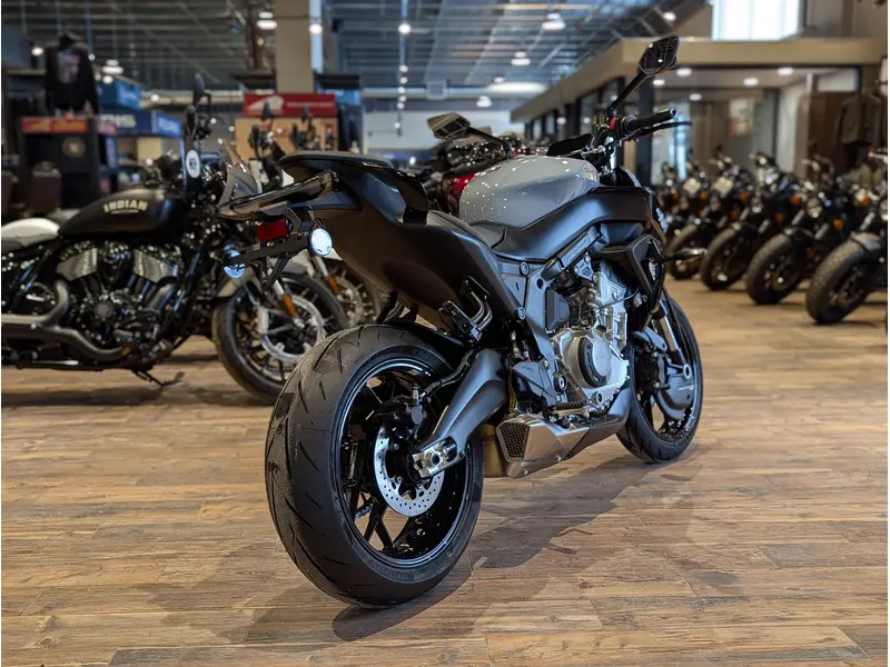 2026 CFMOTO 675NK // Tundra Grey thumbnail 11