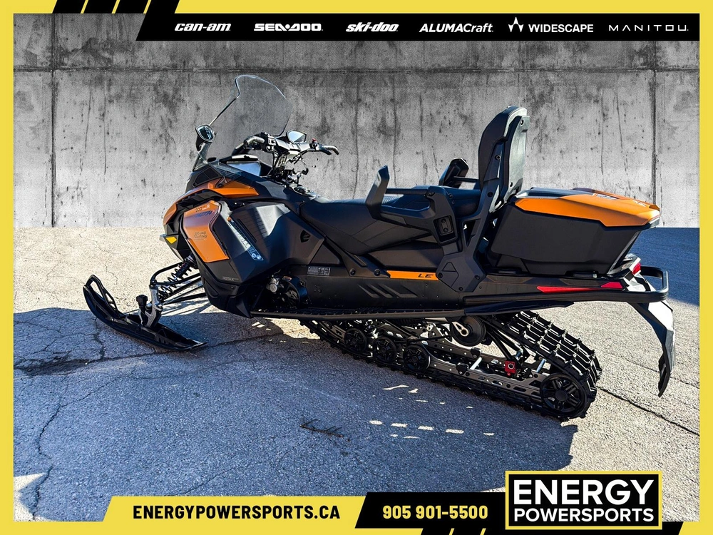 2025 Ski-doo Grand Touring Le W/ Platinum Pkg 900 Ace Turbo R Silent Ice Track Ii 1.25" E.s. W/ 10.25" Touchscreen alt