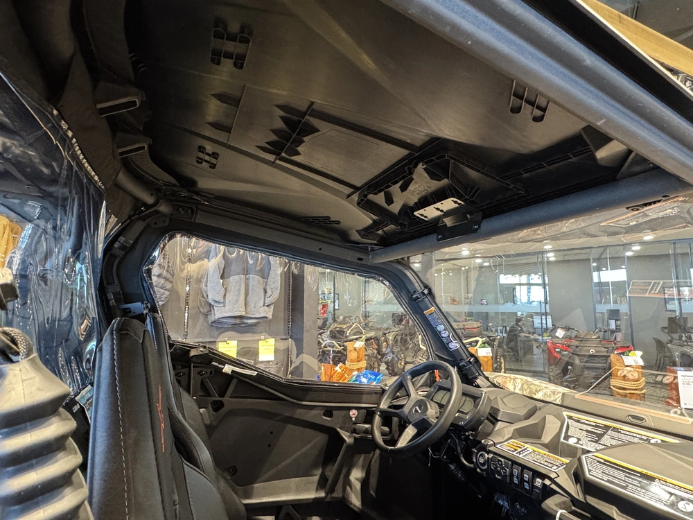 2026 Can-am Commander Xmr 1000r alt