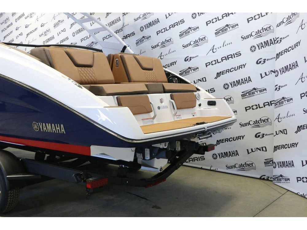 2025 Yamaha 252sd alt