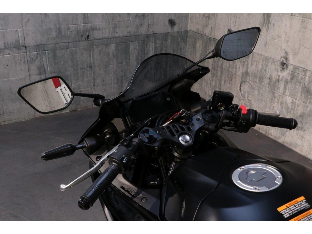 Yamaha Yzf-r3 2025 alt