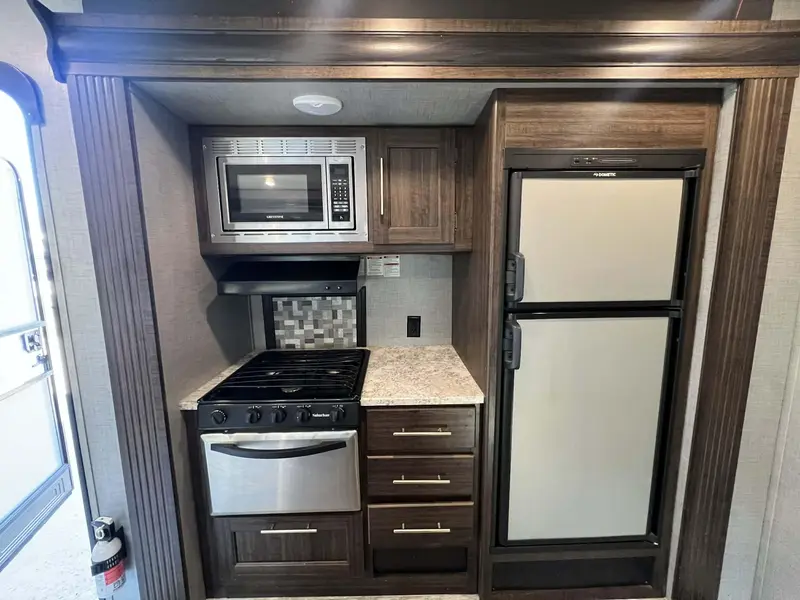 2019 Crossroads RV ZINGER 330 BH **IDÉAL POUR CAMPING STATIONNAIRE** thumbnail 27