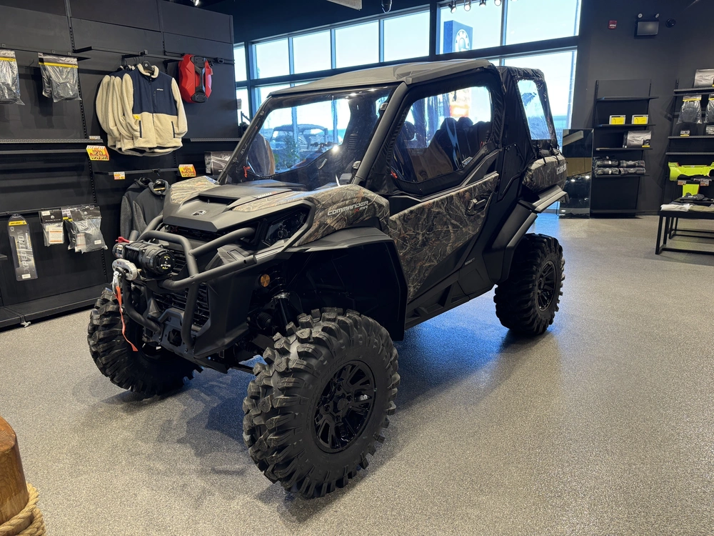 2026 Can-am Commander Xmr 1000r alt