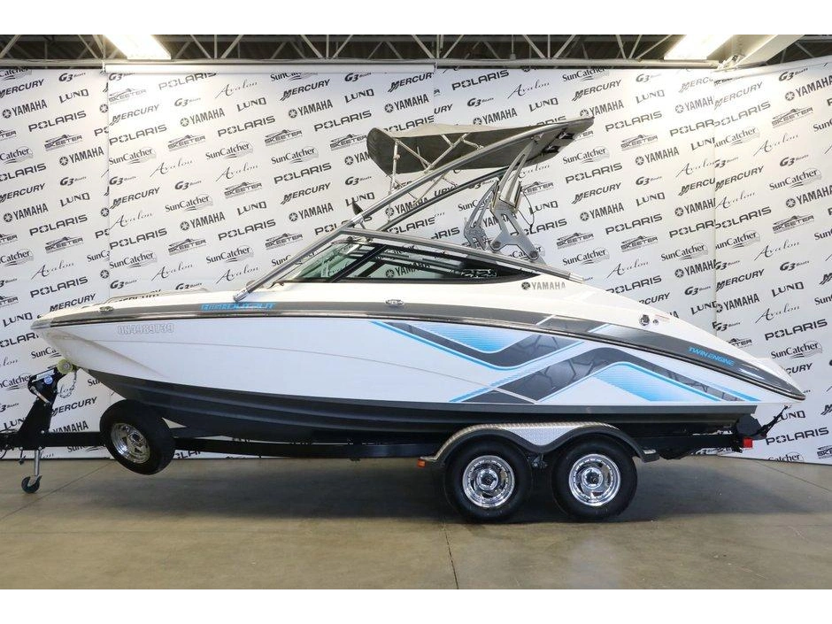 2015 Yamaha Yamaha 212x alt