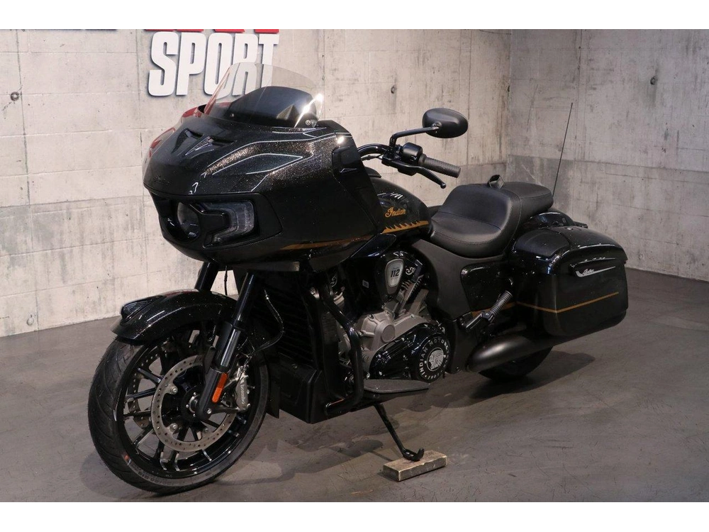 Indian Motorcycle Indian Challenger Dark Horse +112 & Powerband Audio 2026 alt