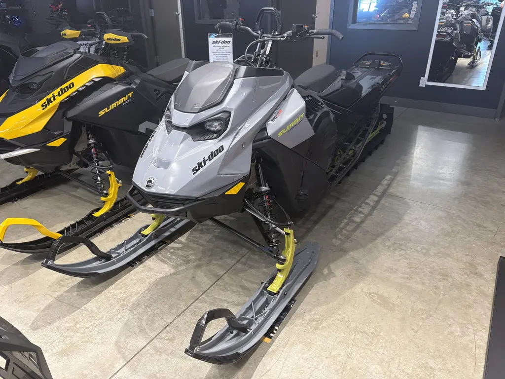 2026 Ski-Doo SUMMIT ADR w/ EDGE Pkg 165 850 E-TEC Turbo R PowderMax X-Light FlexEdge 3.0" SHOT CJTD